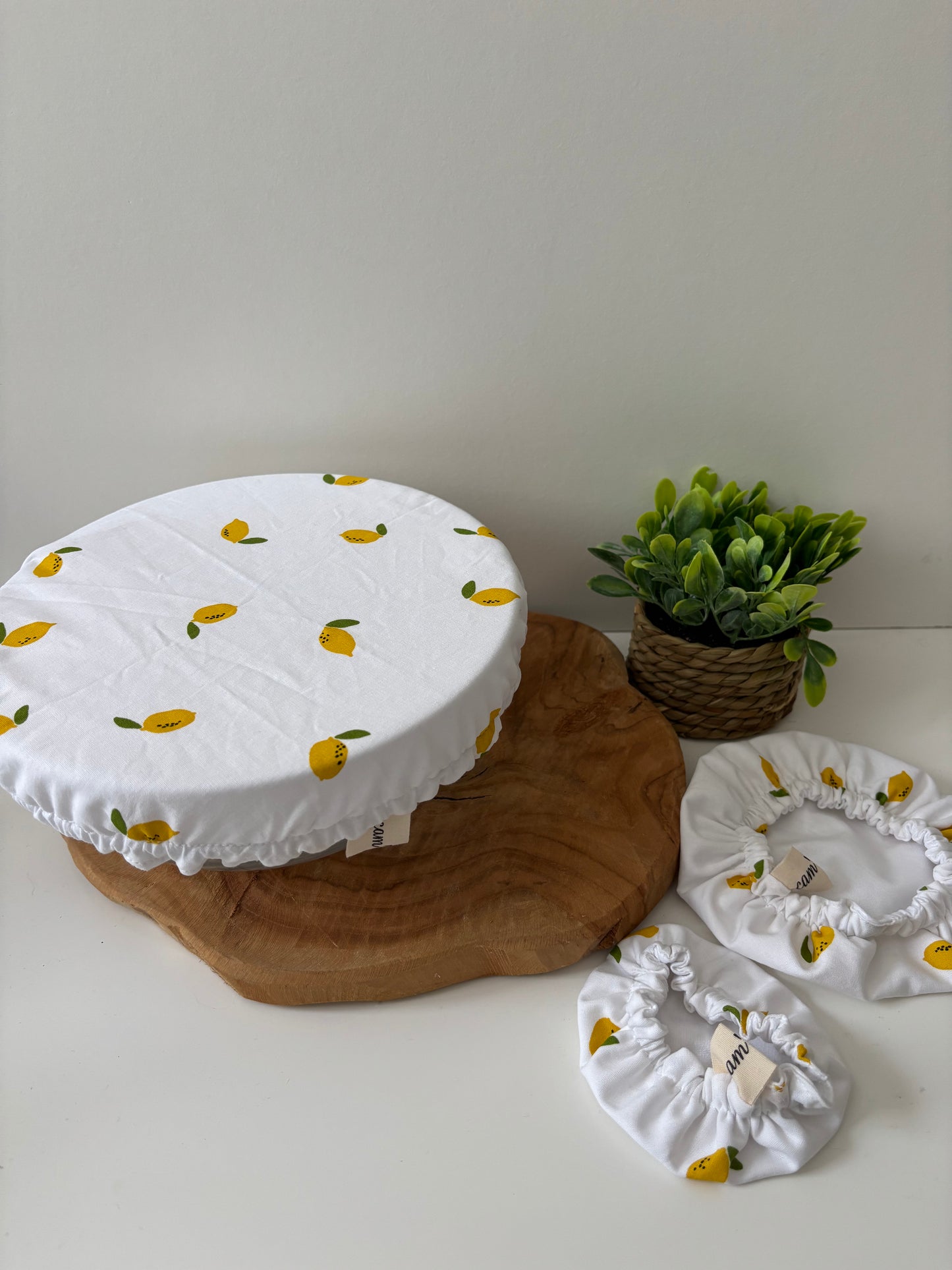 Charlottes à plat motif Citrons, tailles XS, S, M et L, intérieur PUL alimentaire, extérieur coton