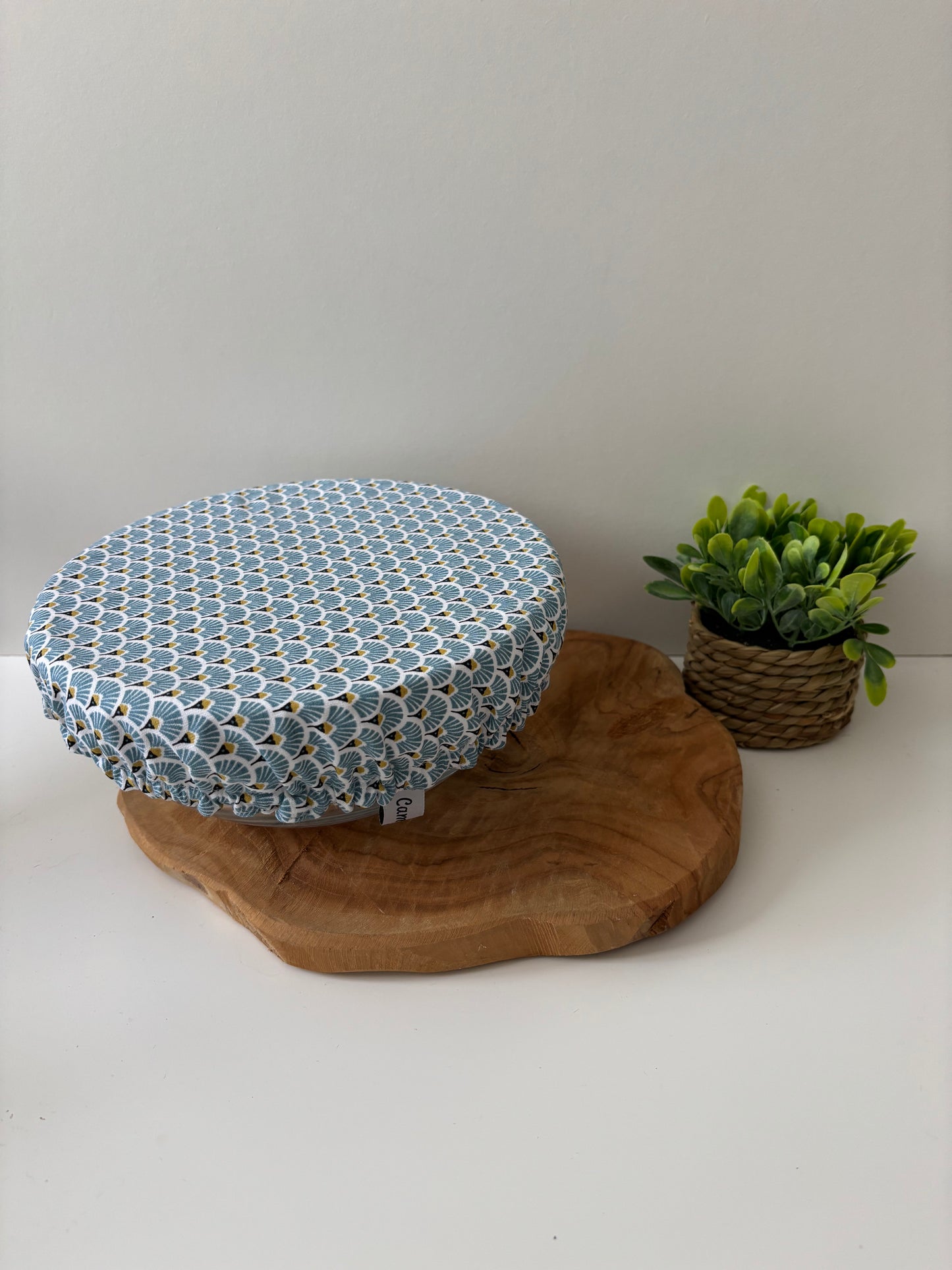 Charlottes à plat motif Éventails bleu, tailles XS, S, M et L, intérieur PUL alimentaire, extérieur coton