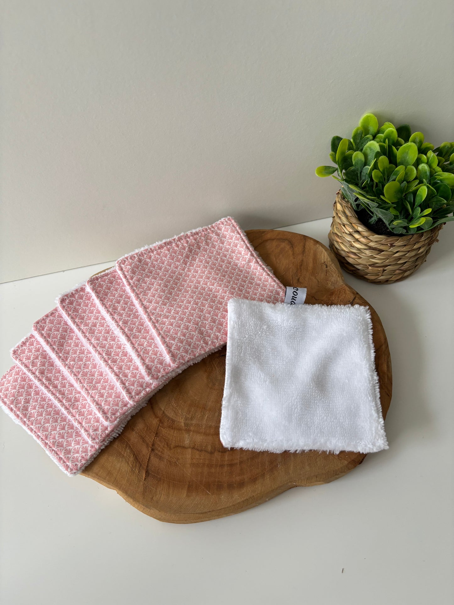 Lot de 7 cotons lavables motif géométrique rose, dos blanc