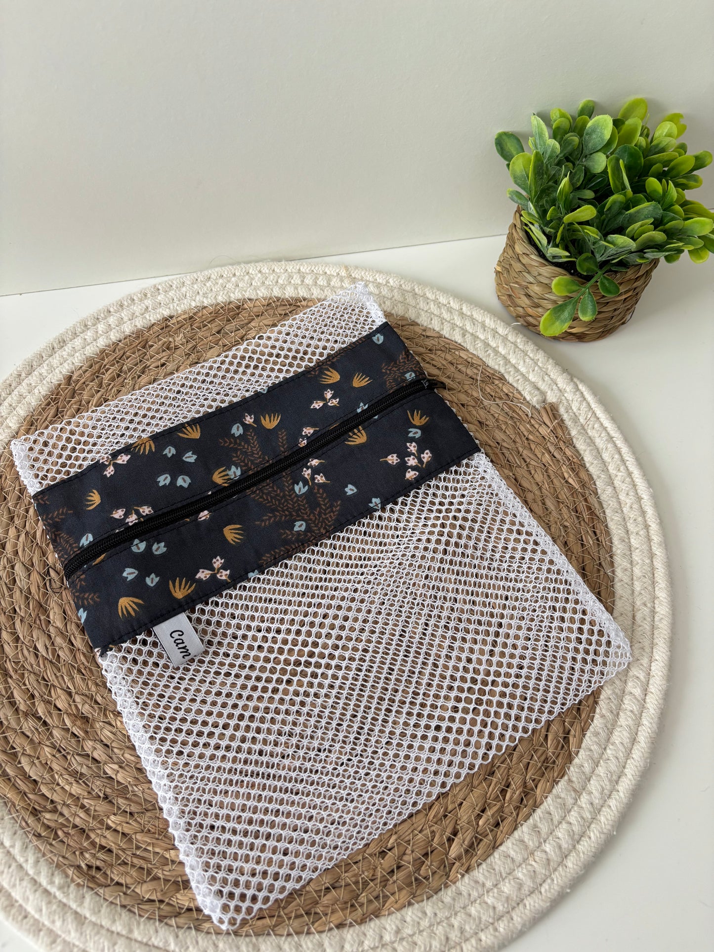 Filet de lavage Cam’coud motif fleurs sur fond noir