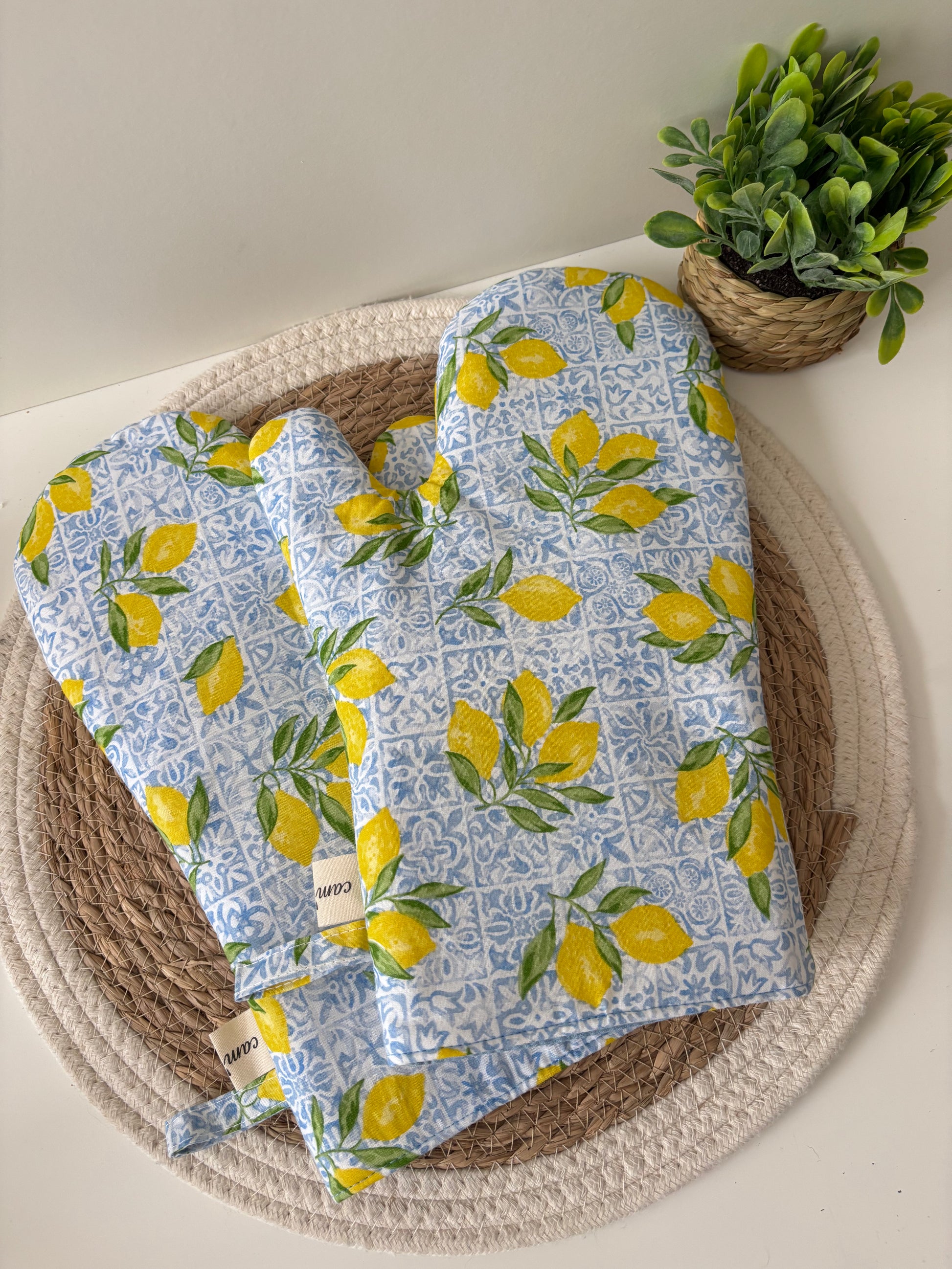 Gants de cuisine motif citrons avec intérieur bleu, double couche Thermolam, vendus par paire