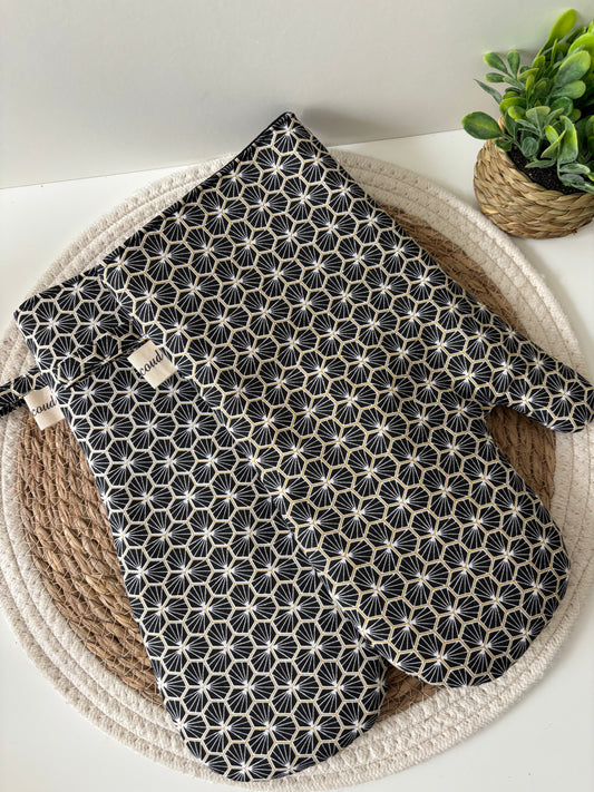 Gants de cuisine motif géométrique noir avec intérieur noir, double couche Thermolam, vendus par paire