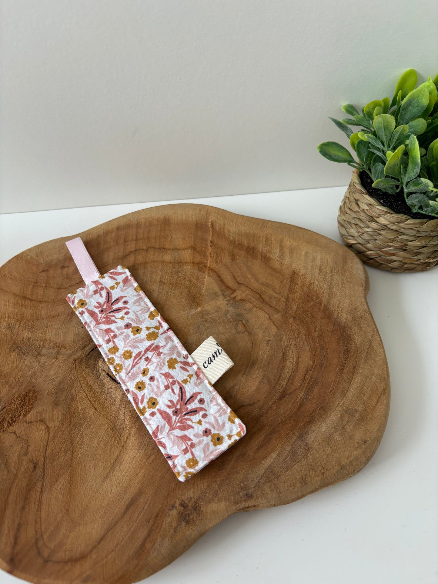 Marque-page textile fleurs roses artisanales