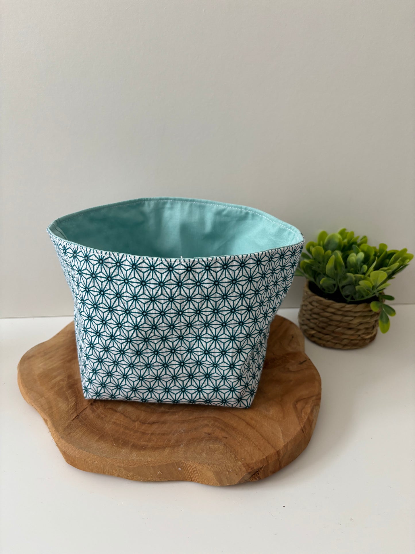 Panière à cotons lavables motif géométrique bleu, fait main en France, lavable en machine à 30 °C