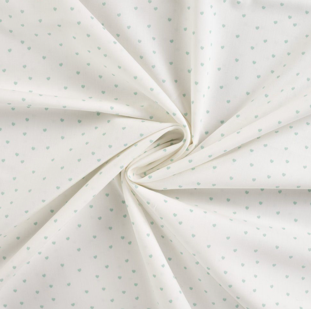 Coeurs bleus sur fond blanc