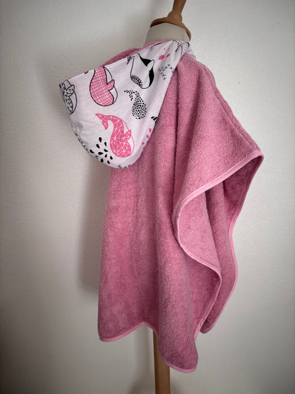 Poncho de bain enfant 3-5 ans - vue de dos -Baleines rose Cam’coud