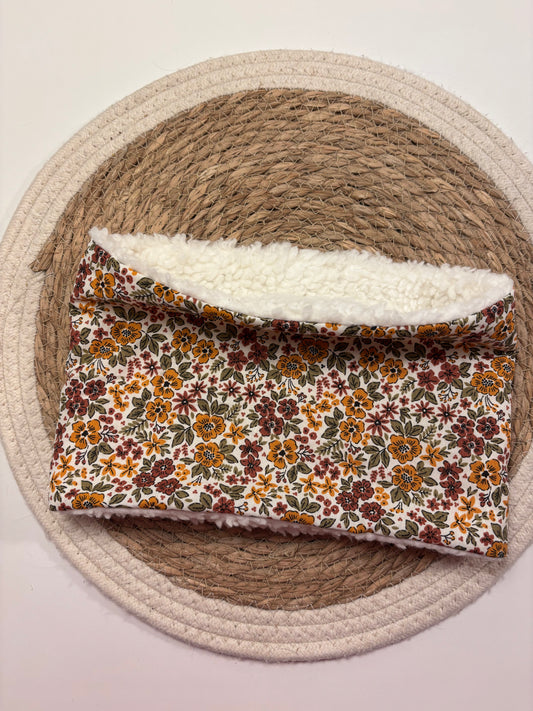 Tour de cou enfant taille unique, motif fleurs orange, face coton et face sherpa écru, confortable et chaud