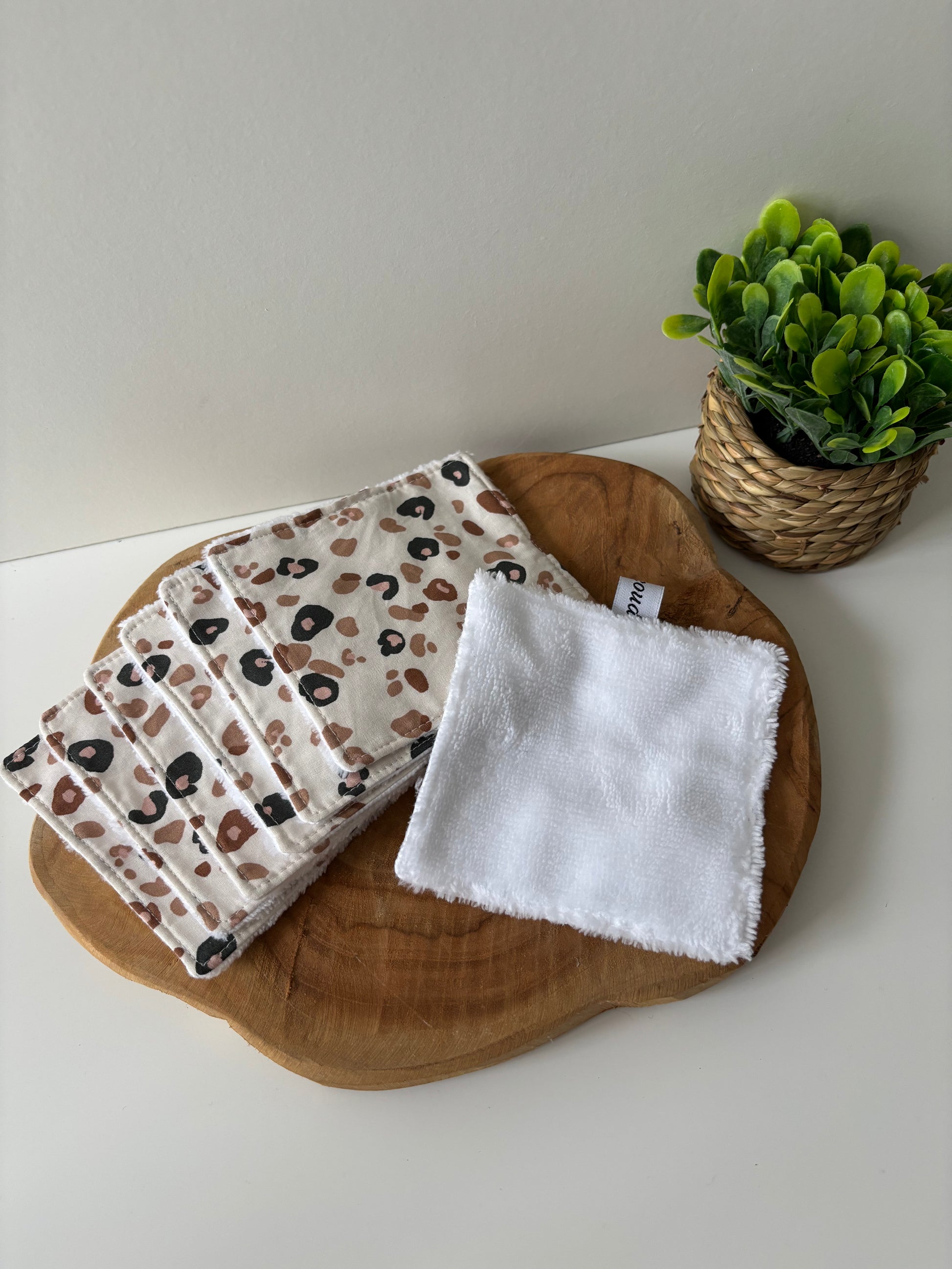 Lot de 7 cotons lavables motif léopard, dos blanc