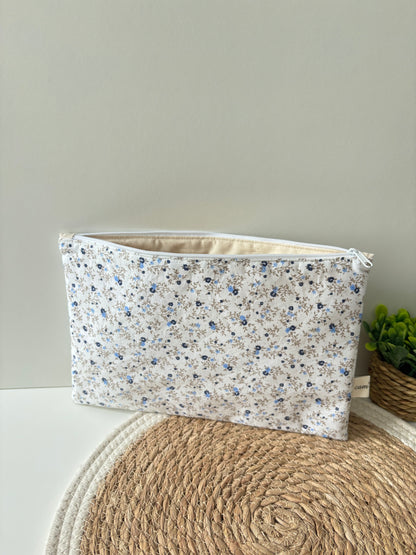 Pochette carnet de santé pour animaux motif fleurs vintage bleues, personnalisable