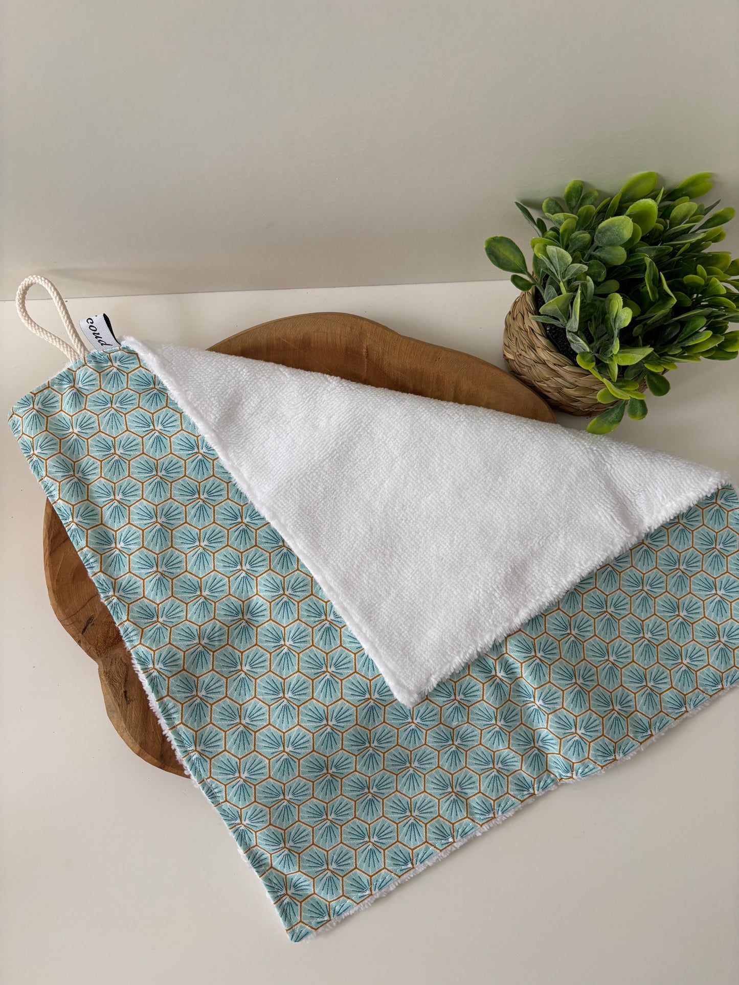 Serviette visage Cam’coud motif géométrique vert d’eau