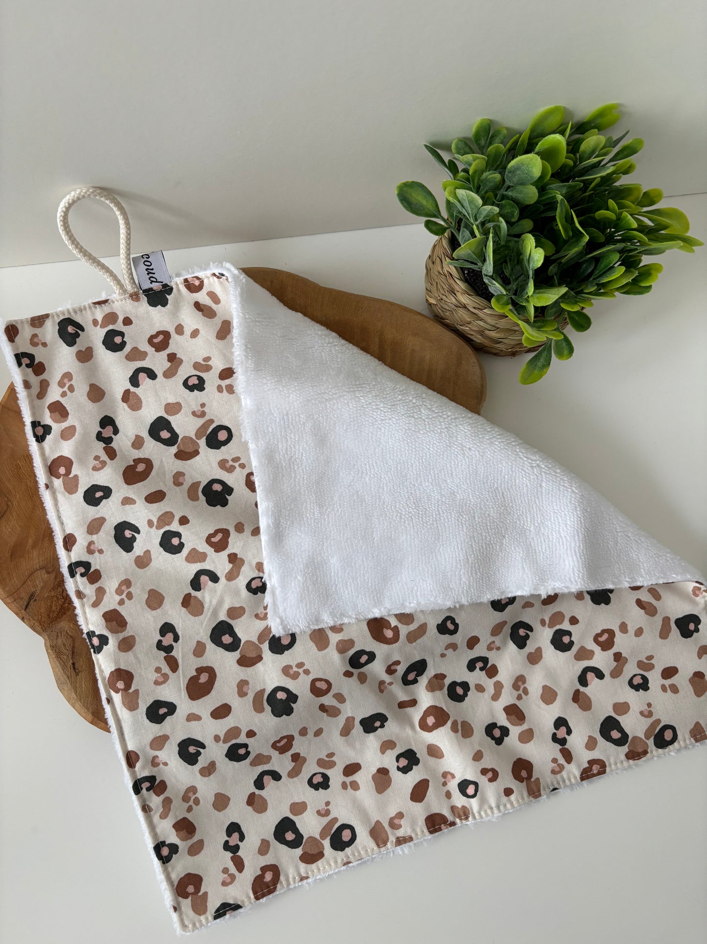 Serviette visage Cam’coud motif léopard