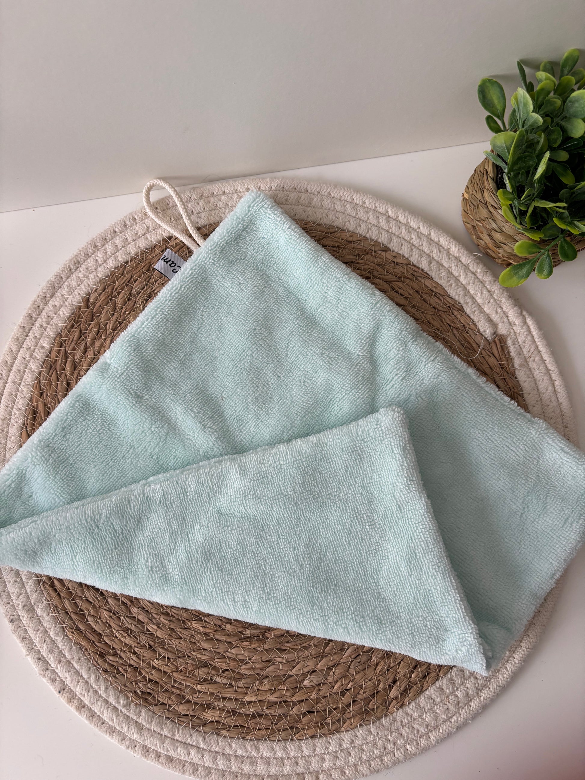 Grande serviette visage double face Cam’coud couleur vert d’eau