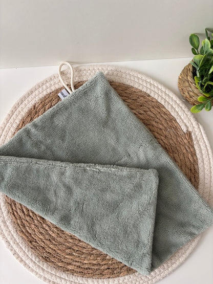 Grande serviette visage double face Cam’coud couleur vert sauge